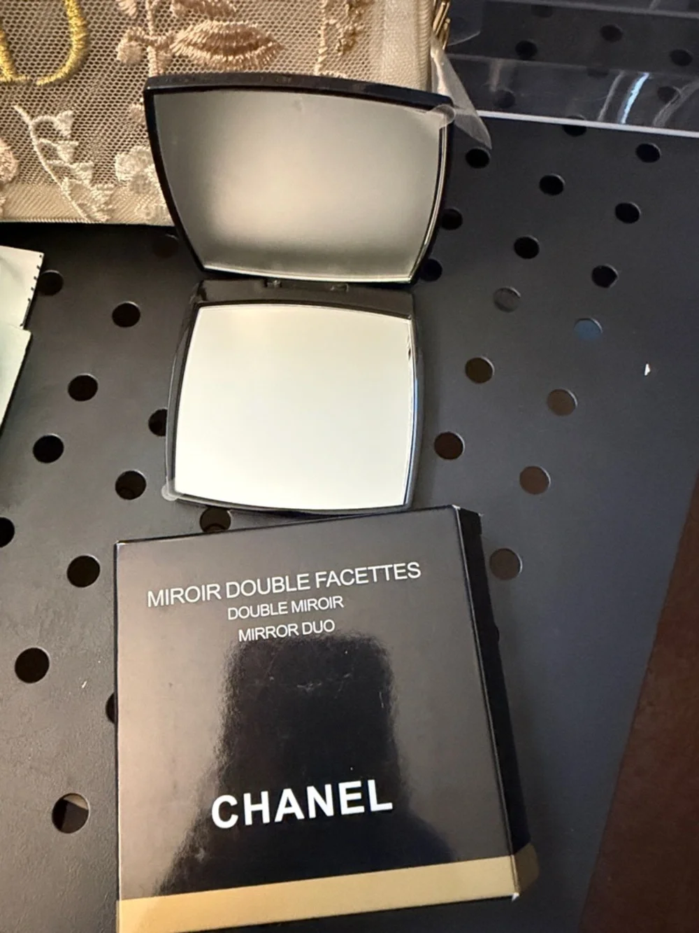 CHANEL Black Compact Double Mirror Duo - Picture 2 of 11